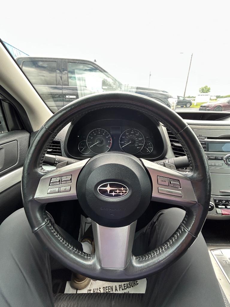 2011 Subaru Legacy I Premium - Photo 8