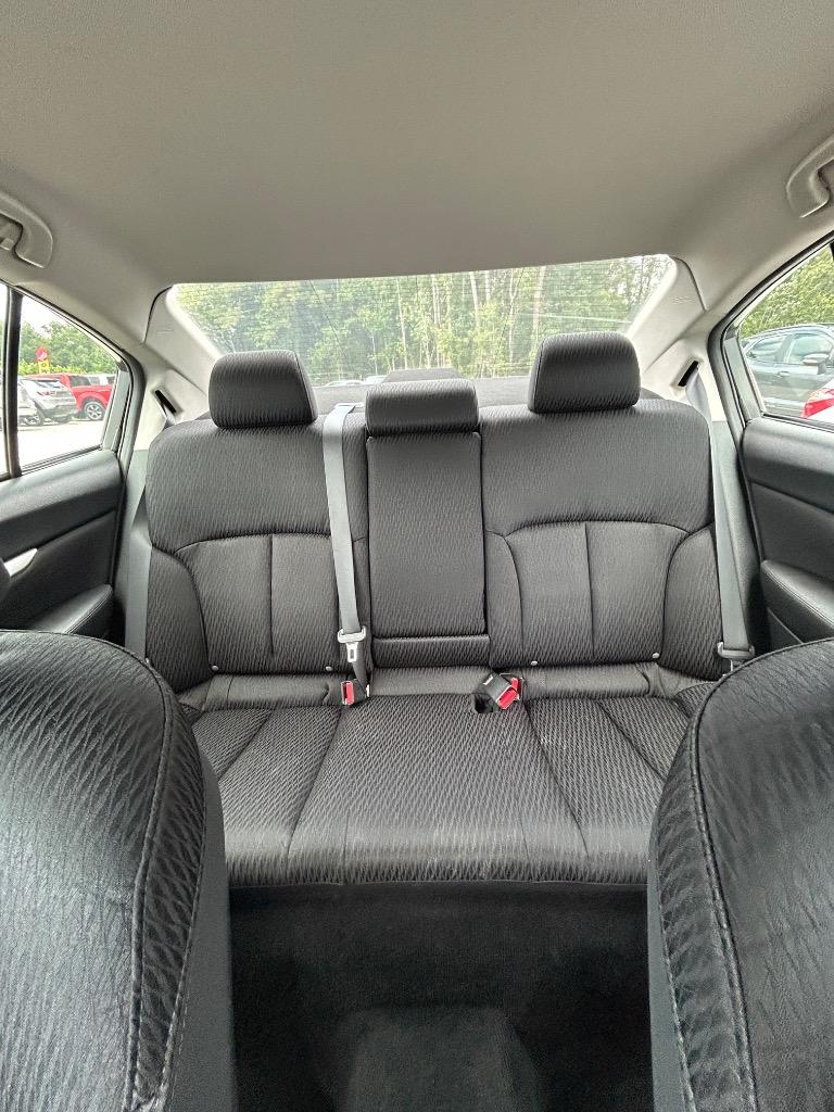 2011 Subaru Legacy I Premium - Photo 13