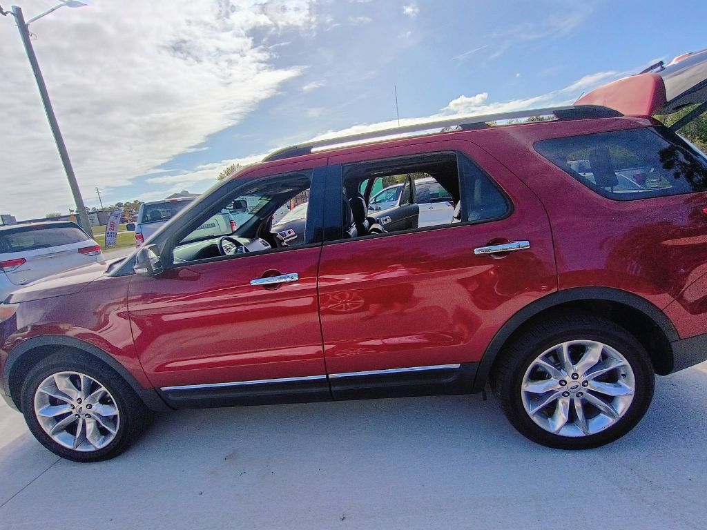 2015 Ford Explorer XLT 4x4's photo
