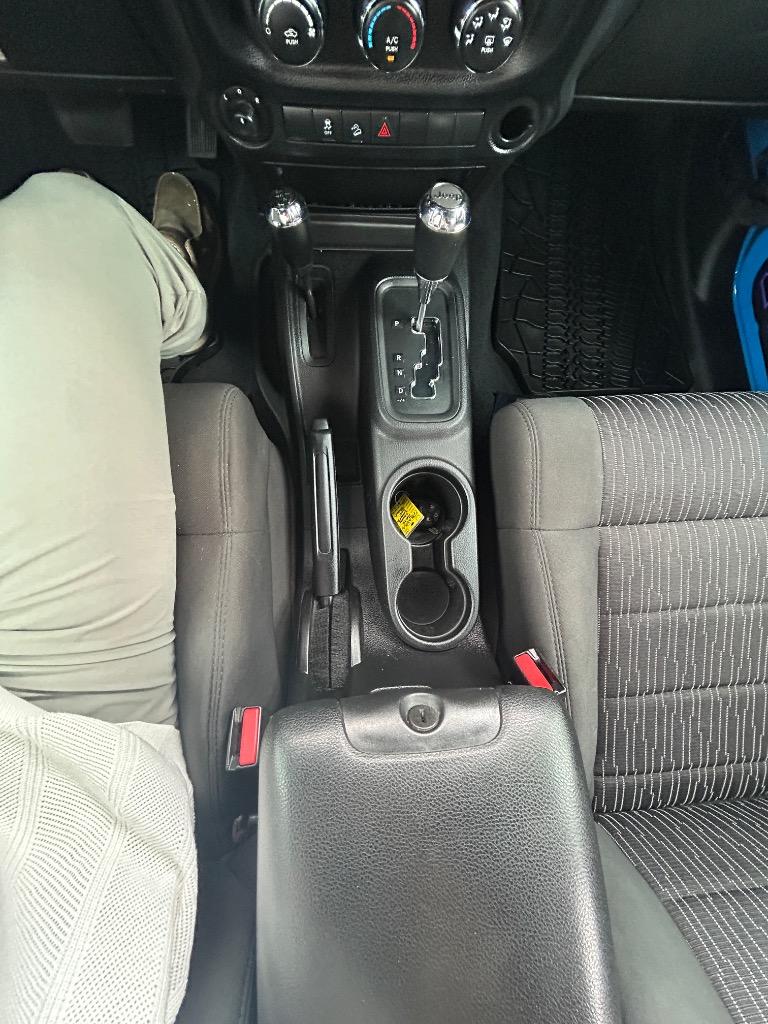 2012 Jeep Wrangler Unlimited Sport - Photo 11